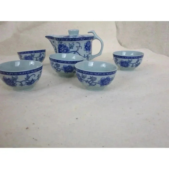 Tea Set, Blue Floral Tea set, Kettle and cups, Asian flare - Picture 5 of 8